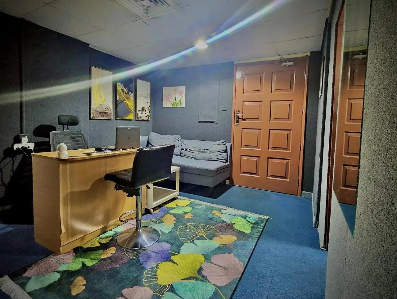 دبي Woodvilla Hostel